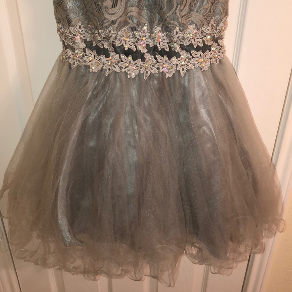 Dress - Picture 3 of 4